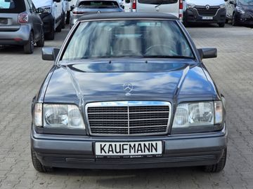 Mercedes E 220 - 2