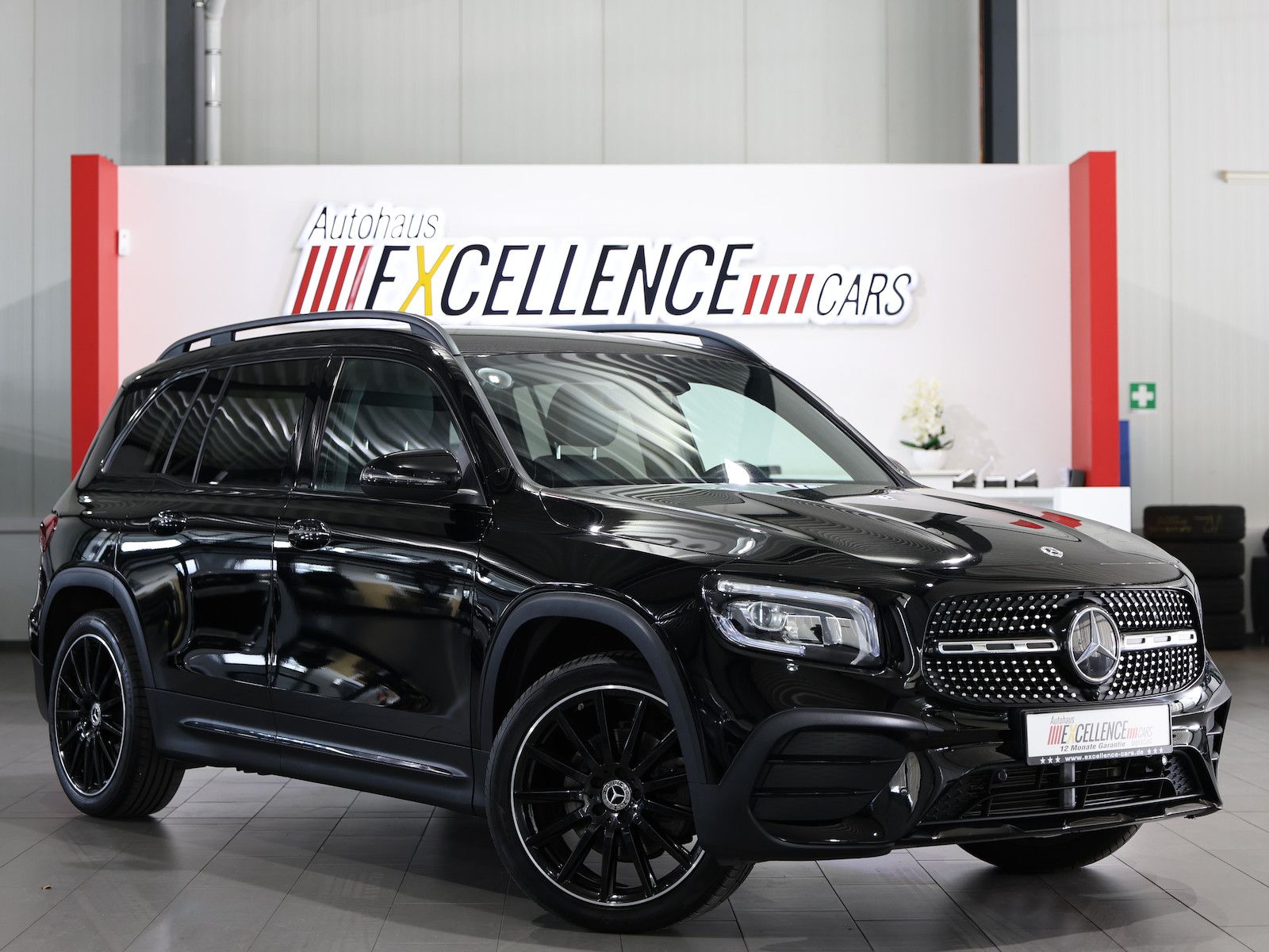 MERCEDES-BENZ GLB 200 d AMG-LINE SPORT NIGHT PERFORMANCE / TOP