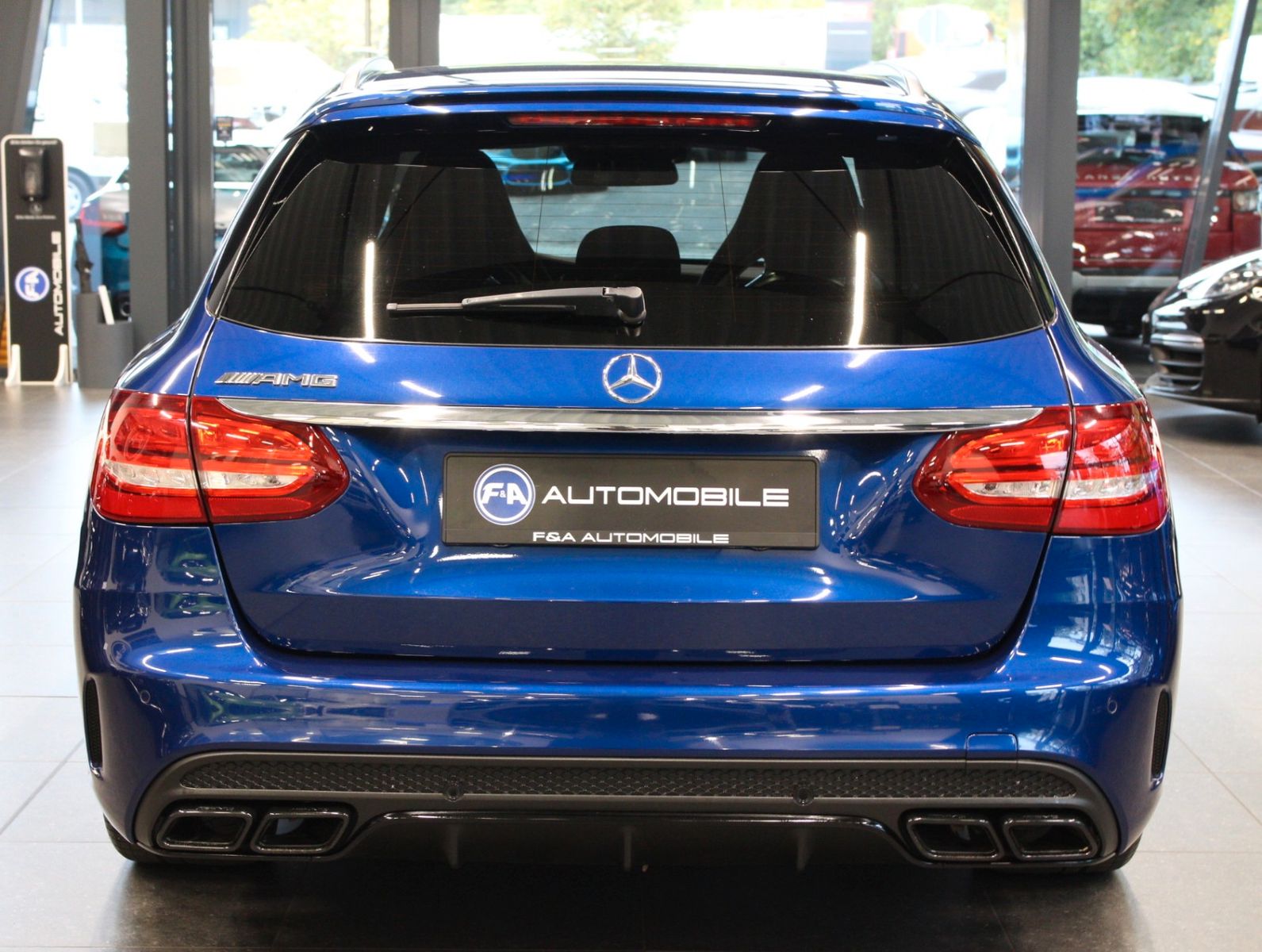 Fahrzeugabbildung Mercedes-Benz C 63 S AMG T Night-Paket+Burmester+Panoramadach