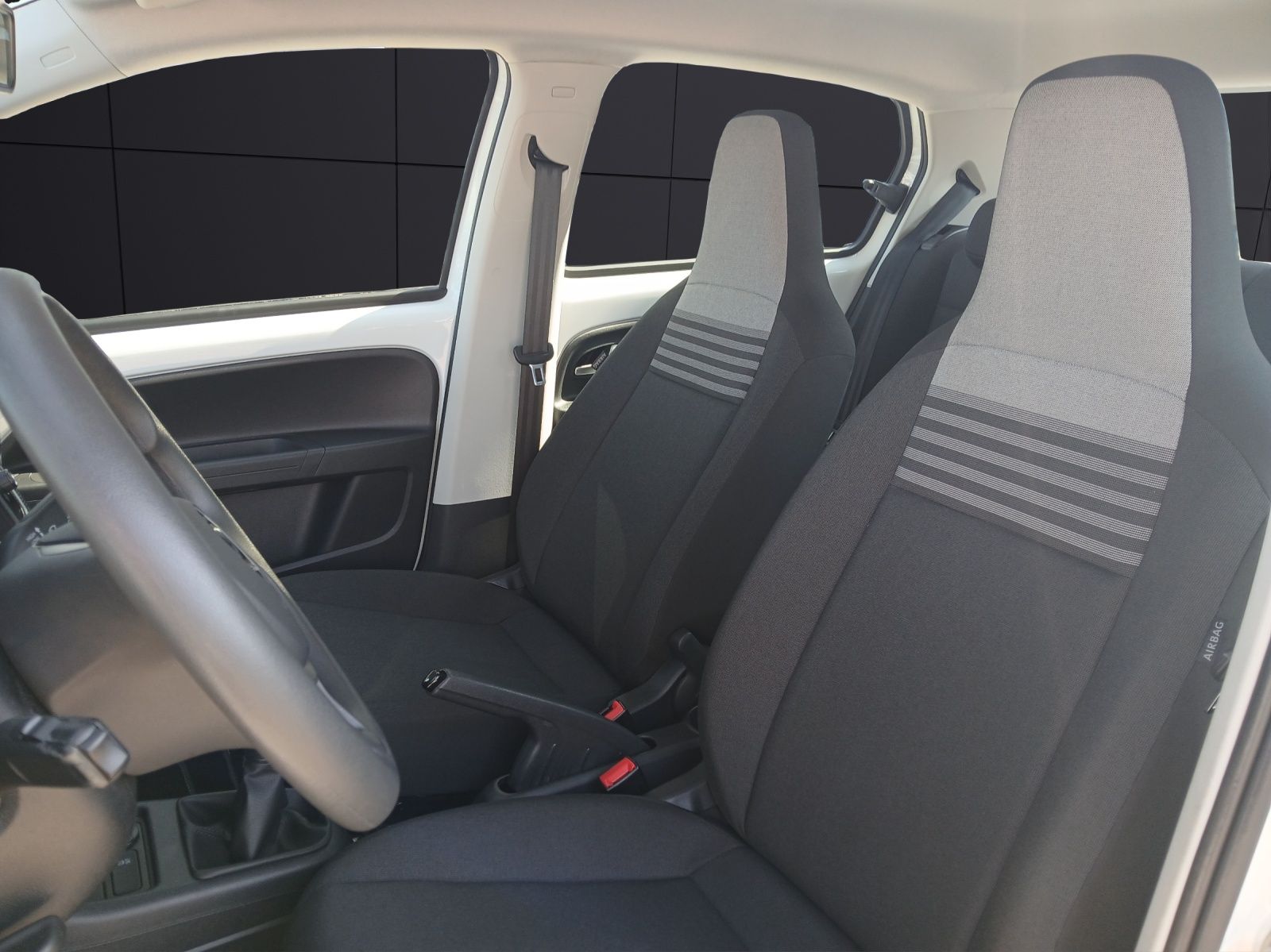 Fahrzeugabbildung Volkswagen up! Klima DAB GRA PDC SH