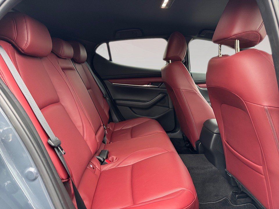 Fahrzeugabbildung Mazda 3 X 2.0i 186PS AWD A/T SELECTION DES-P PRE-P LED