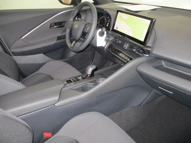 Fahrzeugabbildung Toyota C-HR Plug-In Hybrid FWD Teamplayer