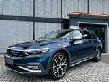 Volkswagen Passat Variant Alltrack 2,0 TDI 4Motion - blaue Volkswagen Passat Alltrack