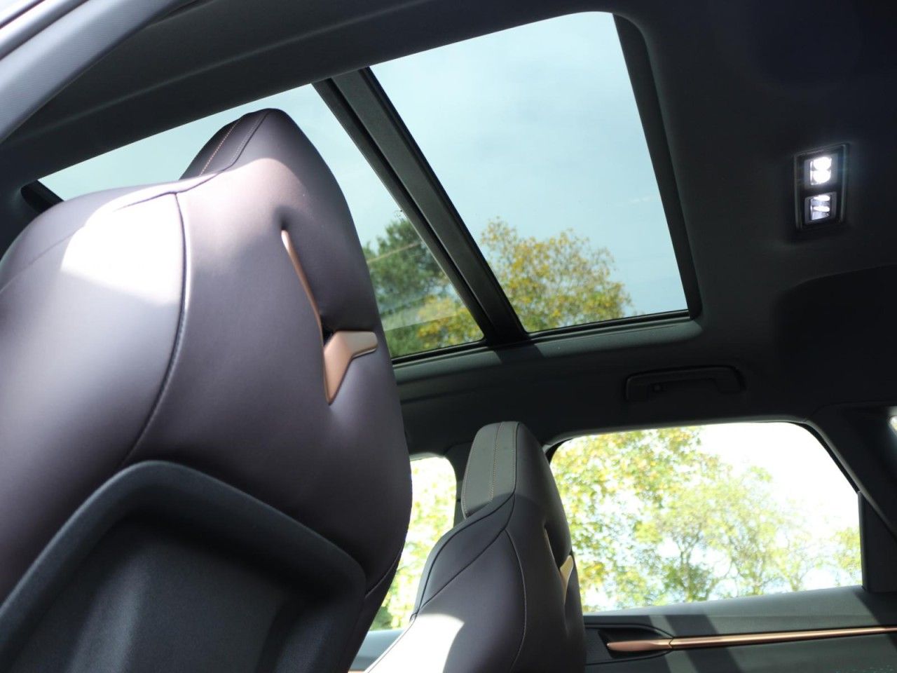 Fahrzeugabbildung CUPRA Terramar VZ 1.5 e-Hybrid DSG