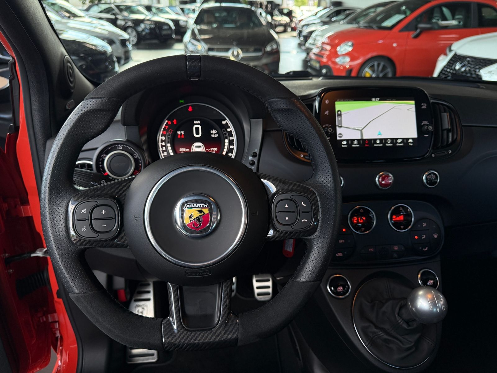 Fahrzeugabbildung Abarth 695 Competizione BEATS NAVI SABELT