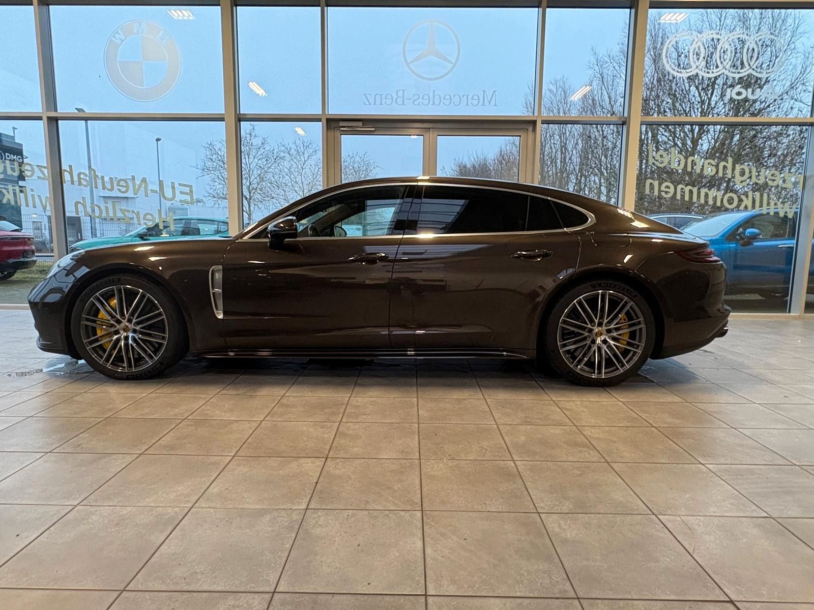 Fahrzeugabbildung Porsche Panamera Turbo S E-Hybrid Executive