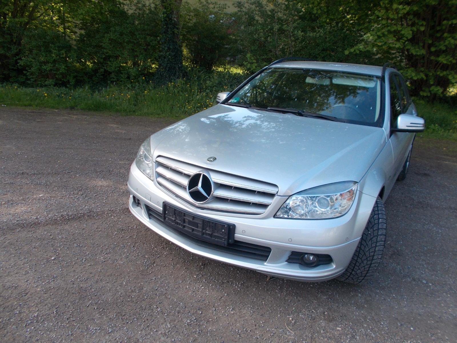 Mercedes-Benz C200 2011 — photo 12
