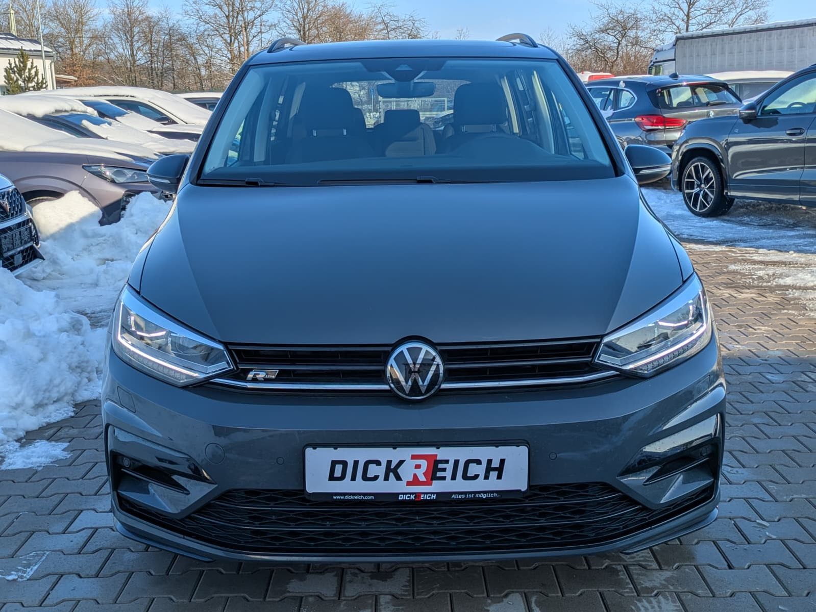 Fahrzeugabbildung Volkswagen Touran 2.0 DSG R-Line High BLACK Pano 7Si IQ AHK