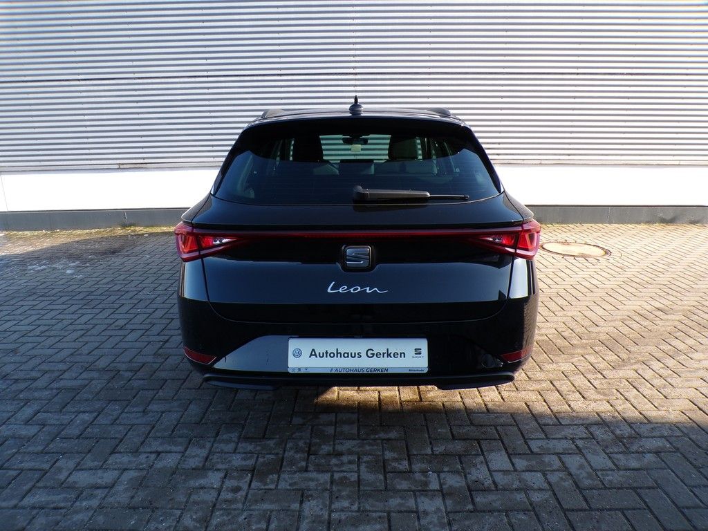 Fahrzeugabbildung SEAT Leon Sportstourer 1.5 eTSI DSG Road Edition