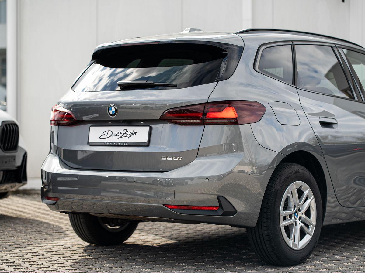 BMW 220i Active Tourer AHK PANO Alarm RFK ShadowL