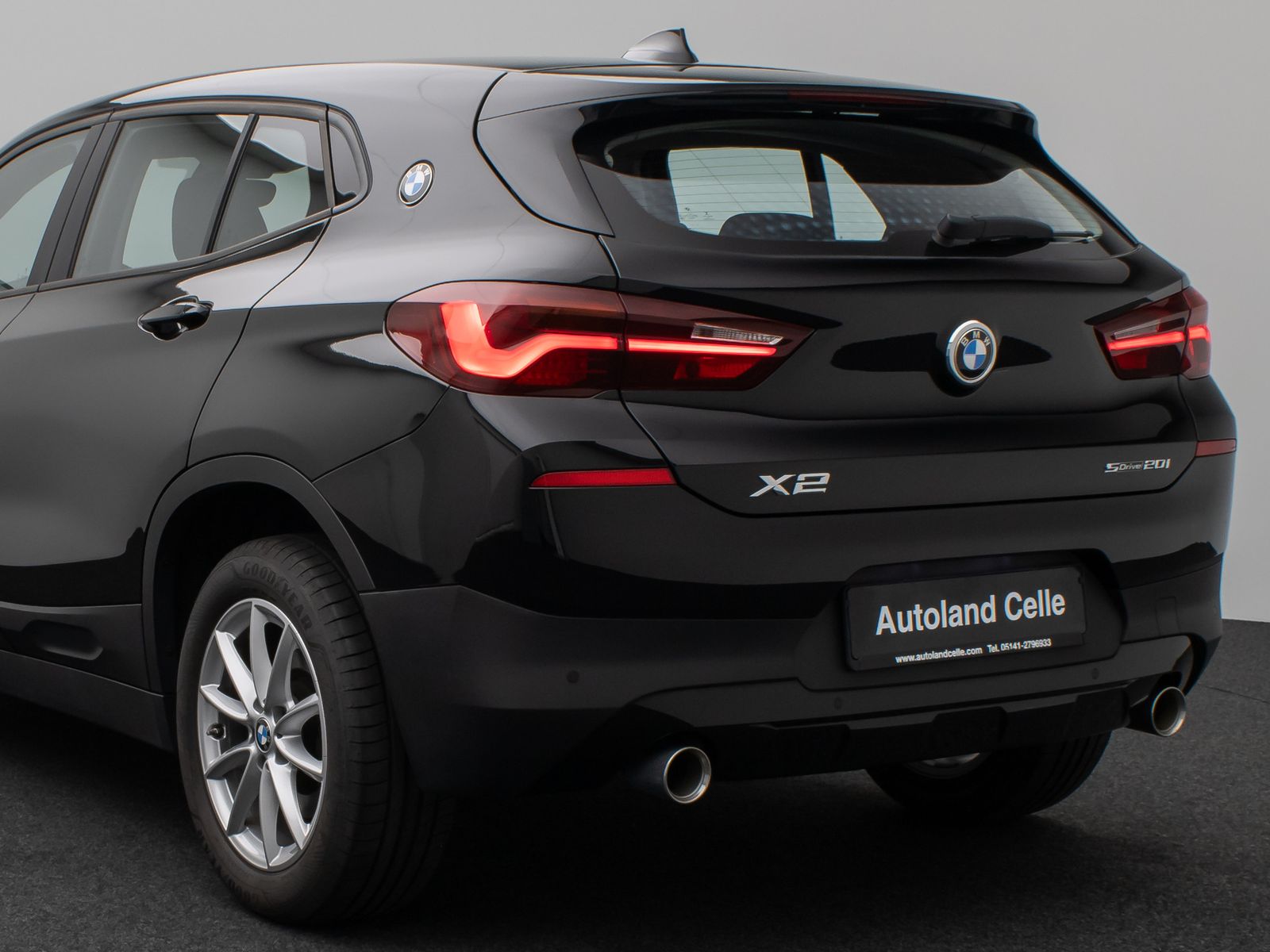 Fahrzeugabbildung BMW X2 sD20i HUD DAB Navi+Parkassist DrivAssis Alarm