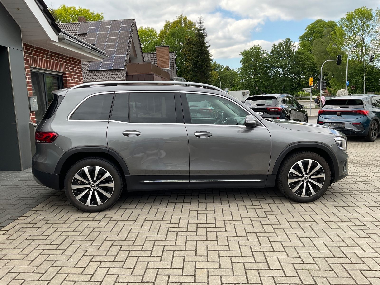 Fahrzeugabbildung Mercedes-Benz GLB 200 DCT,AHK,Navi,Kamera,GJR,LED