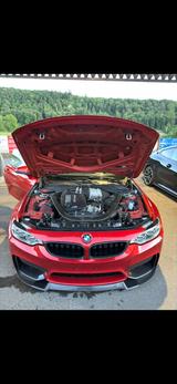 BMW M4 Coupé M4 - rote BMW M4