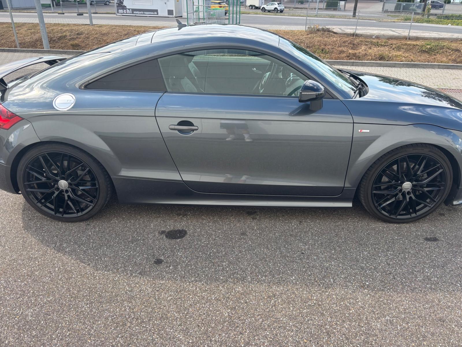 Audi TT Coupe 2.0 TDI S tronic quattro -