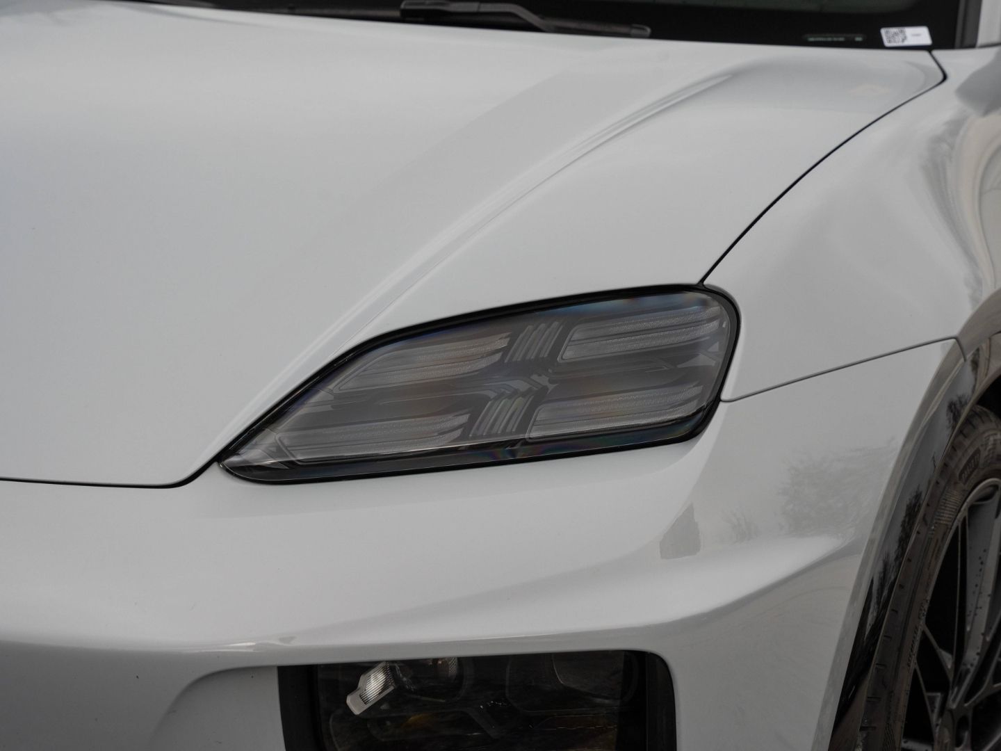 Porsche Macan Electric Turbo Burmester HeadUp InnoDrive foto 14