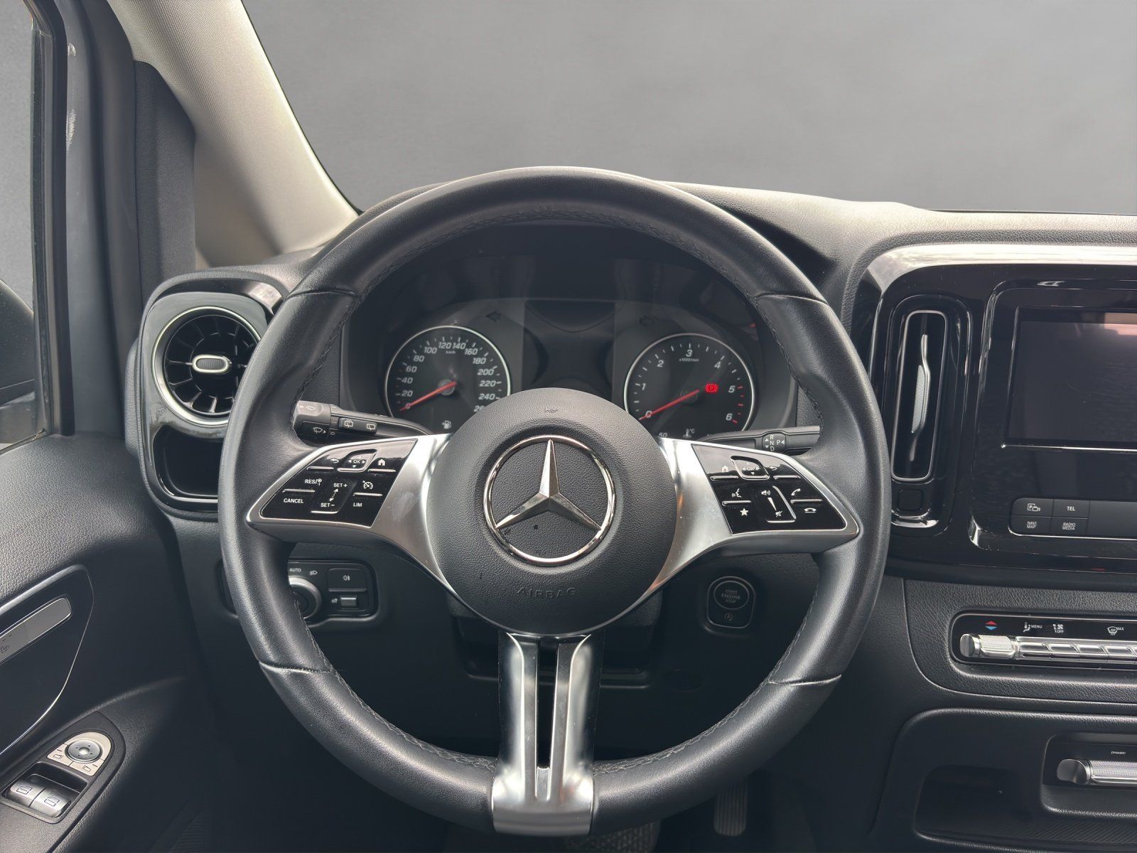 Fahrzeugabbildung Mercedes-Benz Vito 119 CDI Tourer PRO Extralang
