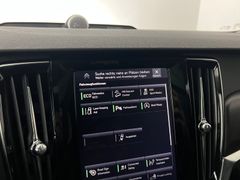VOLVO V90 Cross Country D5 ALLRAD / 1.HD /235PS /B&W VOLVO V90 Cross Country D5 ALLRAD / 1.HD /235PS /B&W