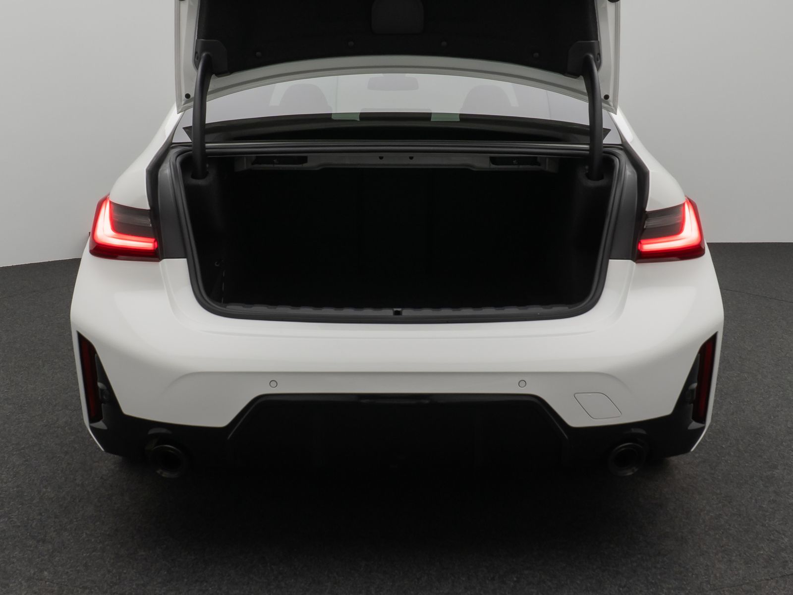 Fahrzeugabbildung BMW 320i M Sport Pro 360°HUD DAB H/K Standhzg LED