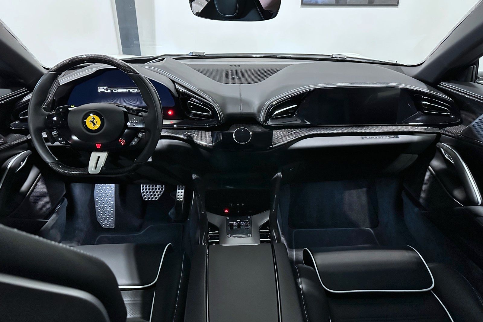 Fahrzeugabbildung Ferrari Purosangue | Carbon | Panorama | Massage Seats