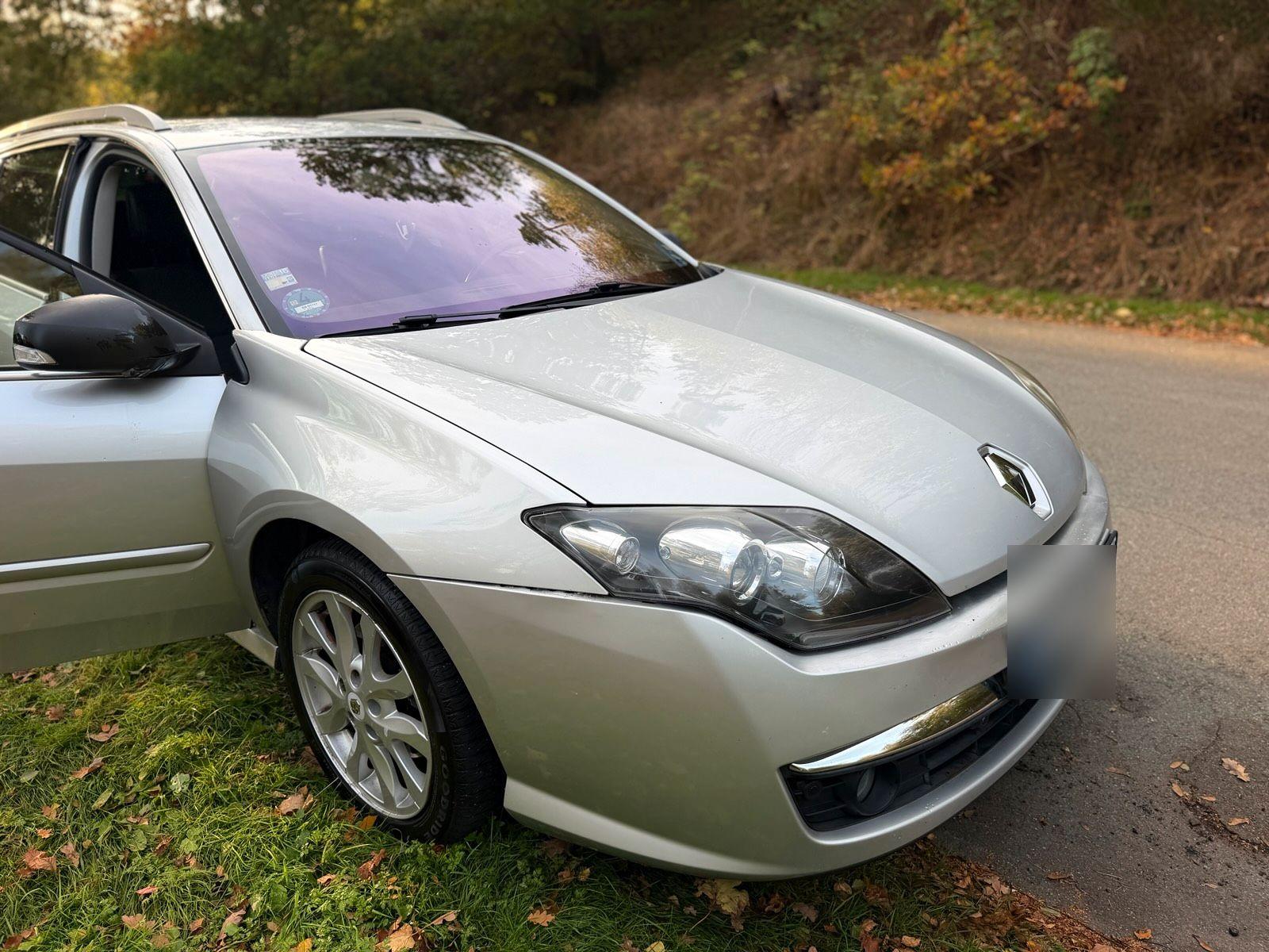 Renault Laguna 2010 — photo 15