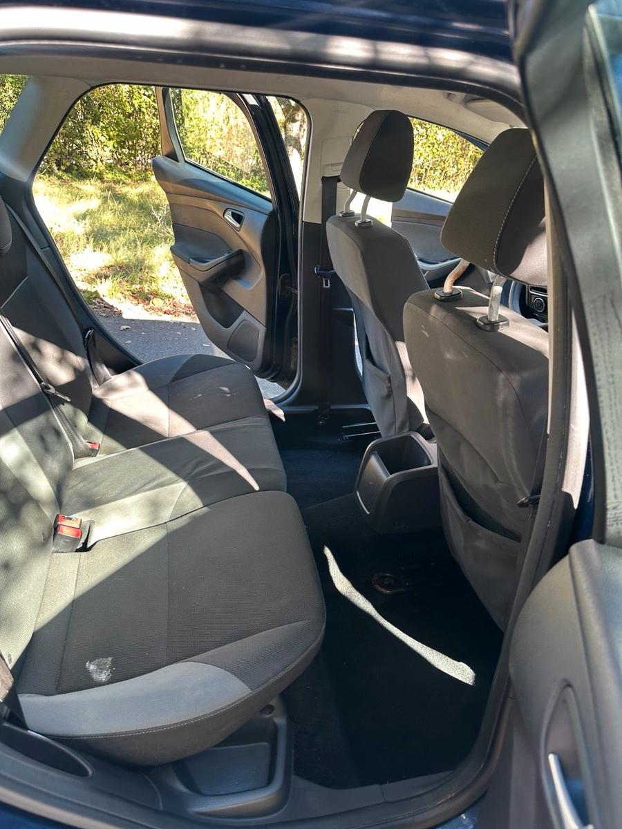 Ford Focus 2011 — photo 13