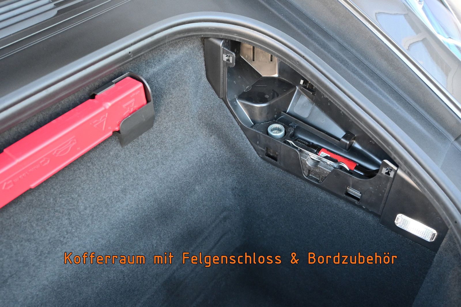 Fahrzeugabbildung Porsche 911 992 Carrera 4S Coupé °SPORT DESIGN°ACC°BOSE°