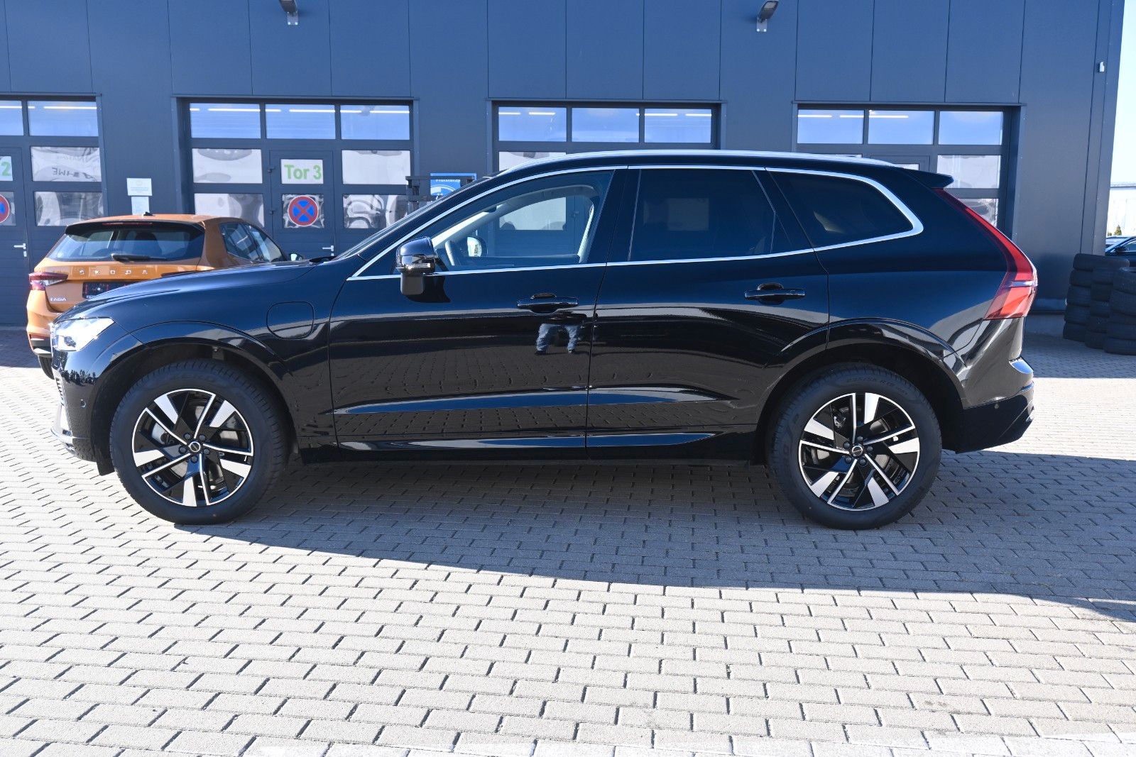 Fahrzeugabbildung Volvo XC60 T6 Plug-in Hybrid AWD Plus Bright*360°*ACC