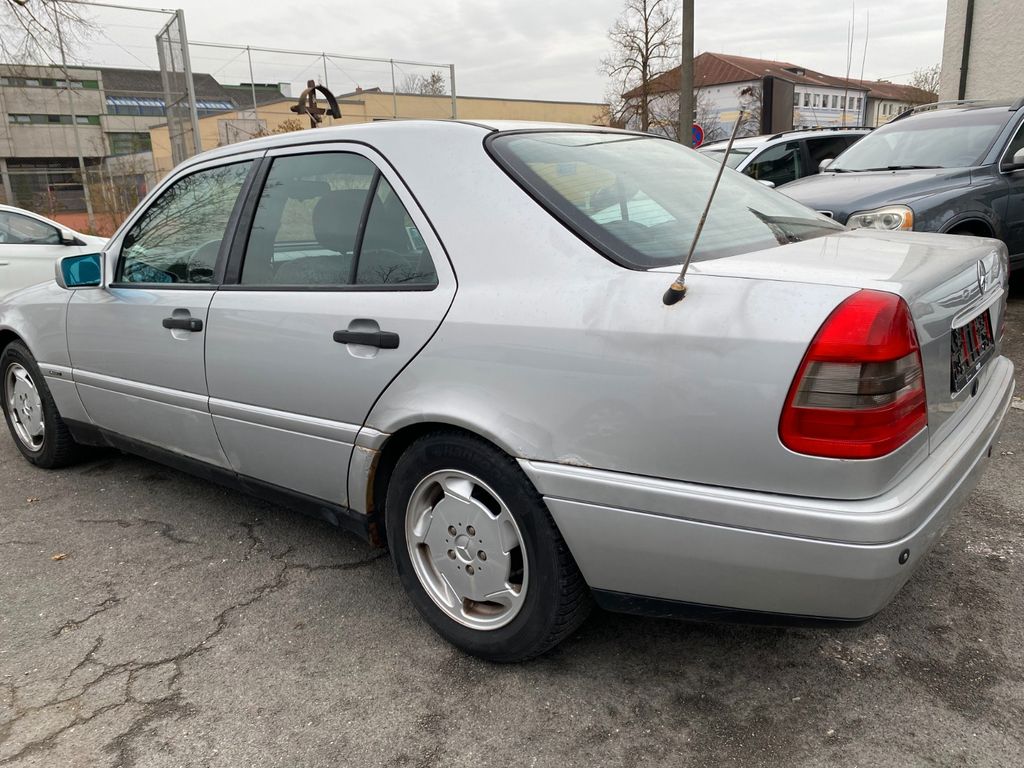 Angebot ansehen Mercedes-Benz C 180