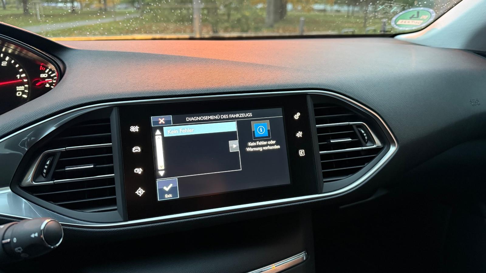Peugeot 308 2015 — photo 13