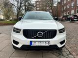 Volvo XC40 D3 R Design autom. PANO-Harmankardon-360 - Volvo XC40 von privat