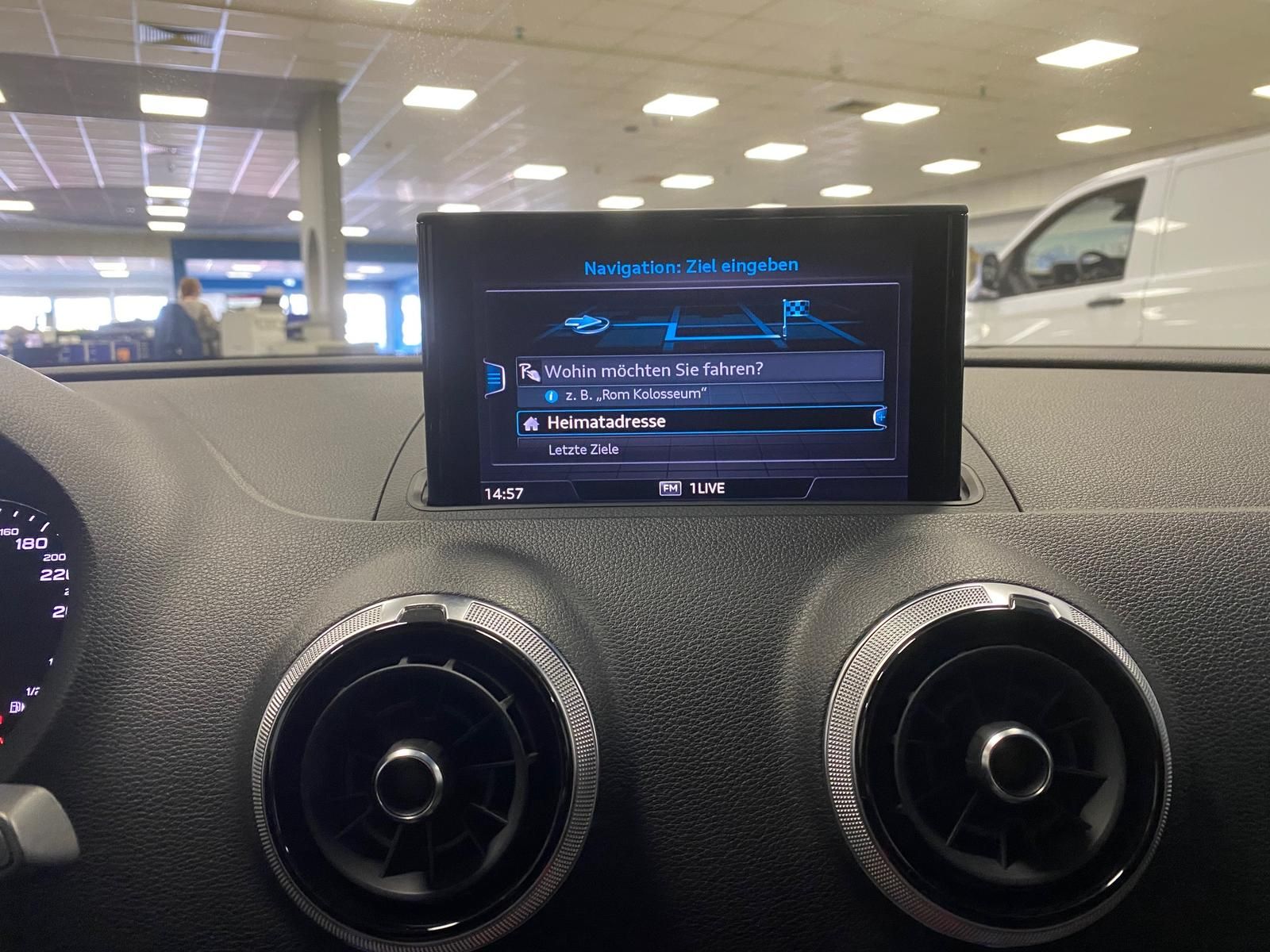 Fahrzeugabbildung Audi A3 1.5 ACT 35 TFSI SPORT NAVI+PDC+SITZHEIZ+KLIMA