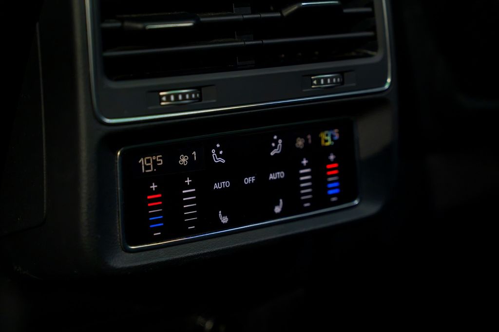 AUDI Q7 55 TFSI PANO*AHK*MATRIX*360*NAVI*ASSIST* AUDI Q7 55 TFSI PANO*AHK*MATRIX*360*NAVI*ASSIST*