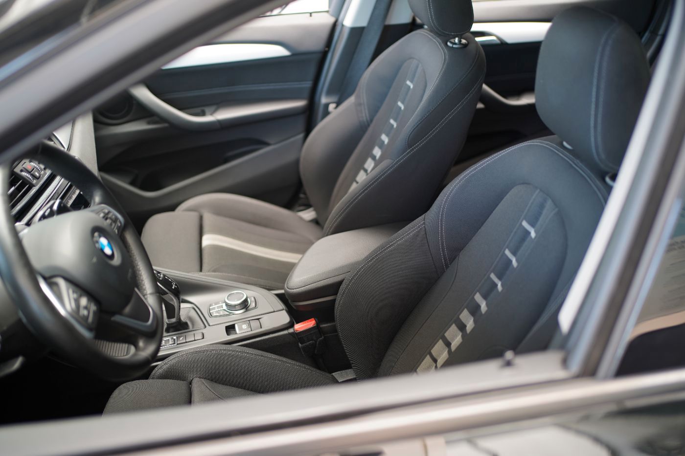 Fahrzeugabbildung BMW X1 20i Advantage +Navi+Parkassist+DrivingAssist+