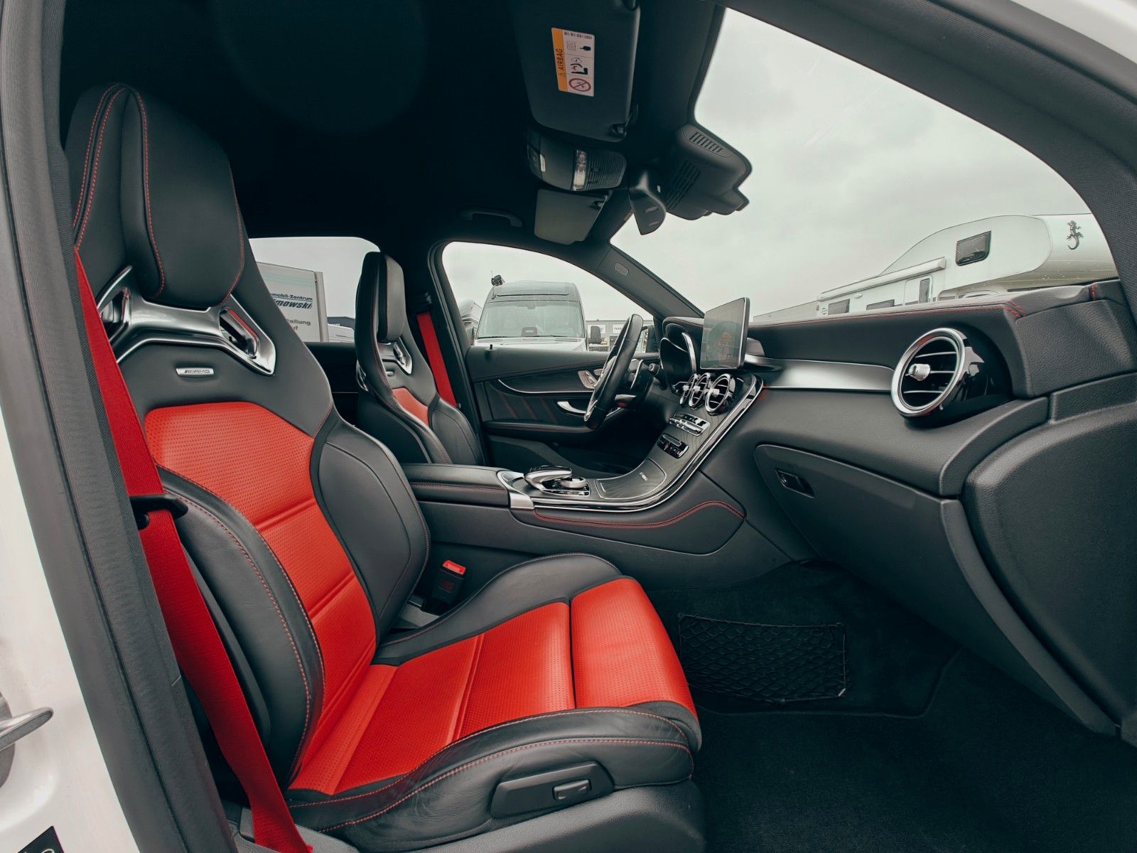 Fahrzeugabbildung Mercedes-Benz GLC 63 AMG 4Matic+, Burmester, Schalensitze, 360