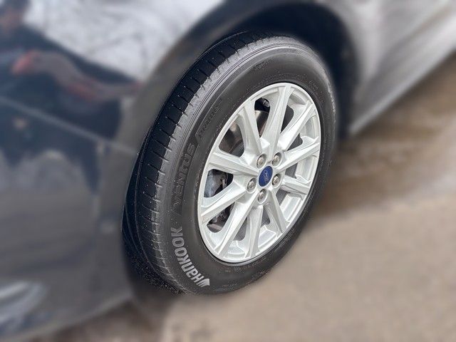 Fahrzeugabbildung Ford S-MAX 2.0Eco Boost Titanium PANO+LED+PARKLENK+AC