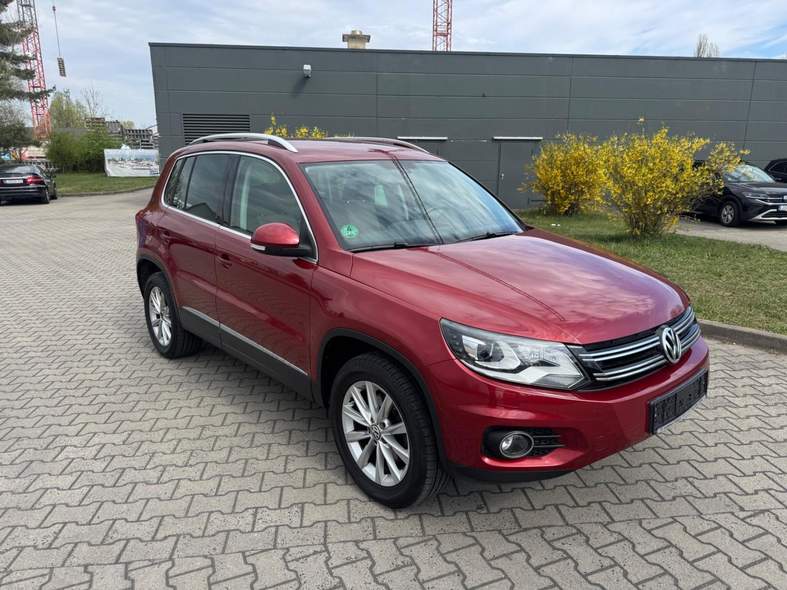 Volkswagen Tiguan Track & Style BMT 4Motion*NAVI*XENON*AHK*