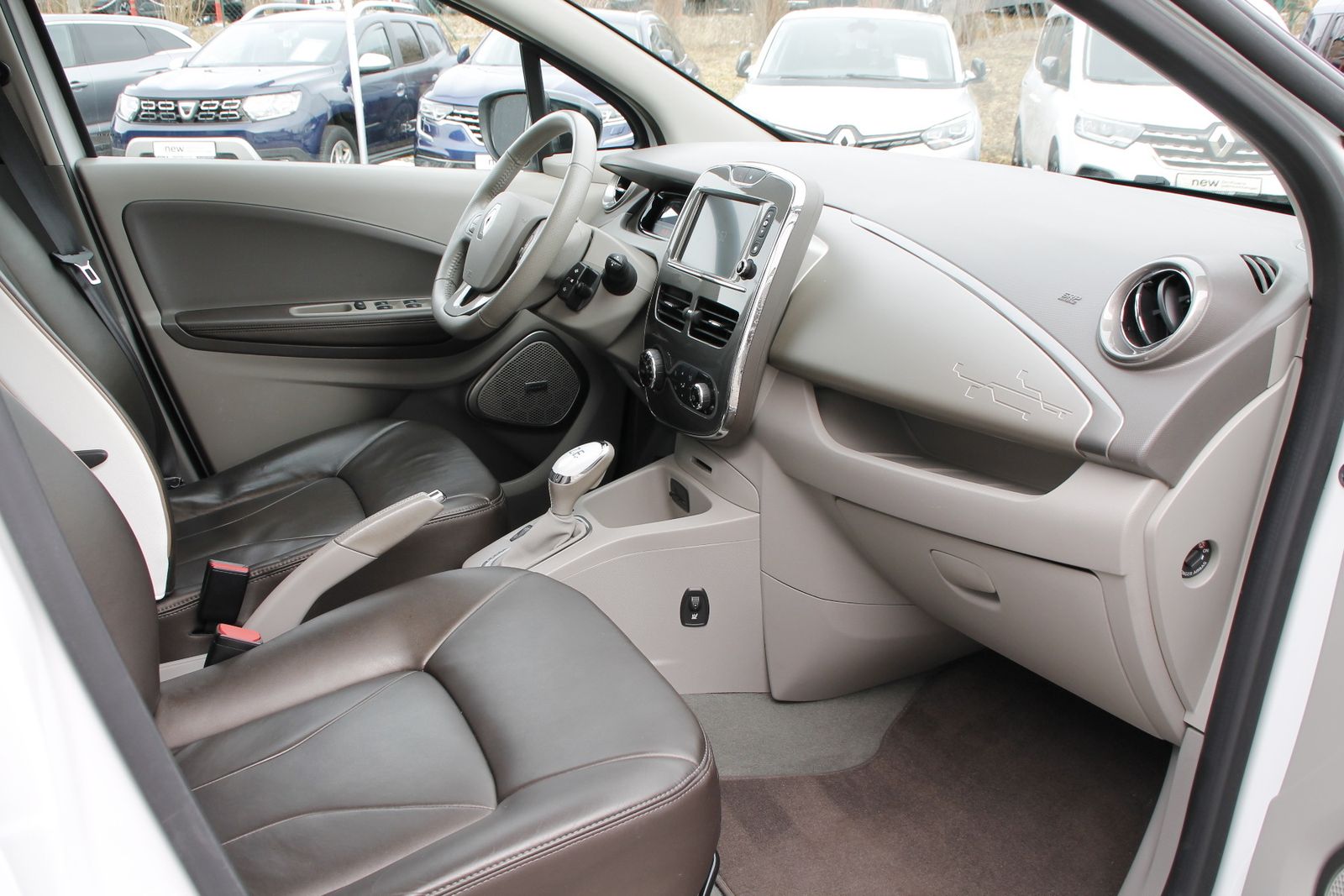 Fahrzeugabbildung Renault ZOE LIFE Batteriemiete Option auf BOSE-Paket