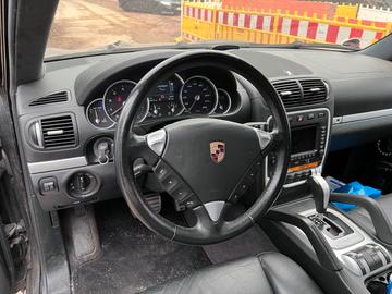 صورة 6 لـ 2004 Porsche CAYENNE