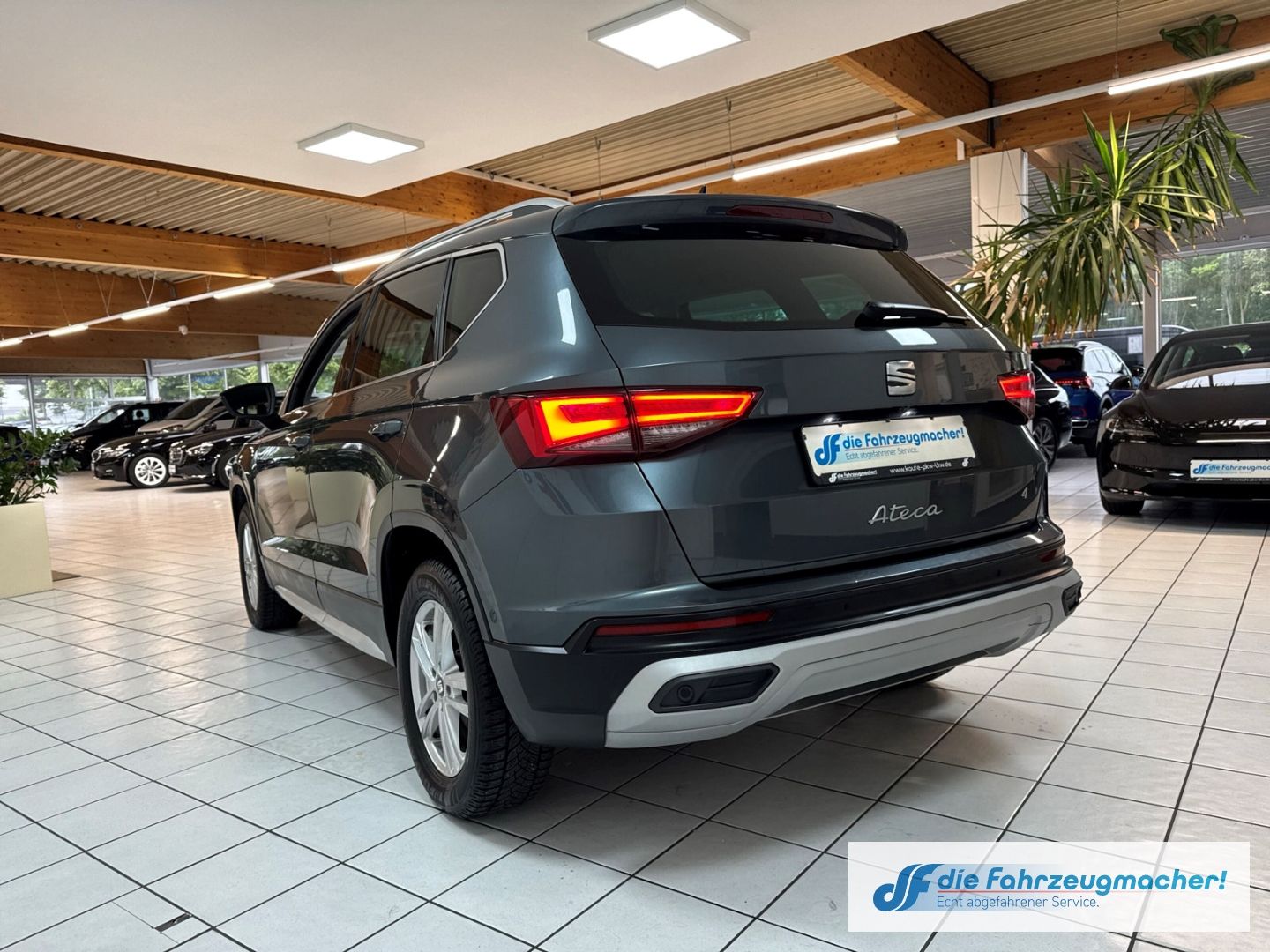 Fahrzeugabbildung SEAT Ateca Xperience 4Drive 2.0 TDI EU6d Navi LED Spe