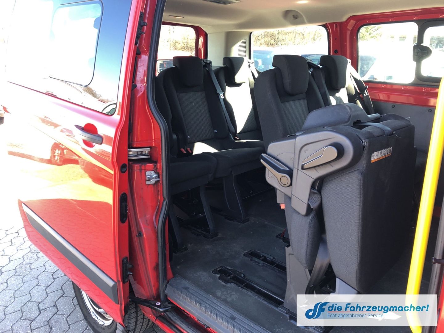 Fahrzeugabbildung Ford Transit Custom Kombi 300 L1 2.2 TDCi *2291