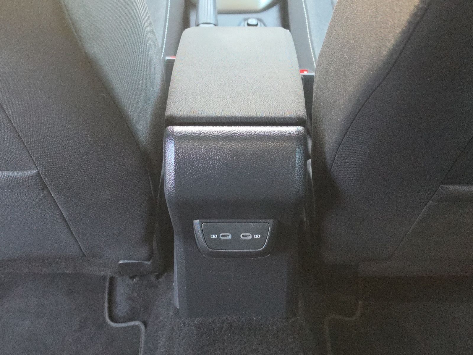 Fahrzeugabbildung Volkswagen Taigo Move AUS 1.HAND APP TEMPOMAT SHZ PDC