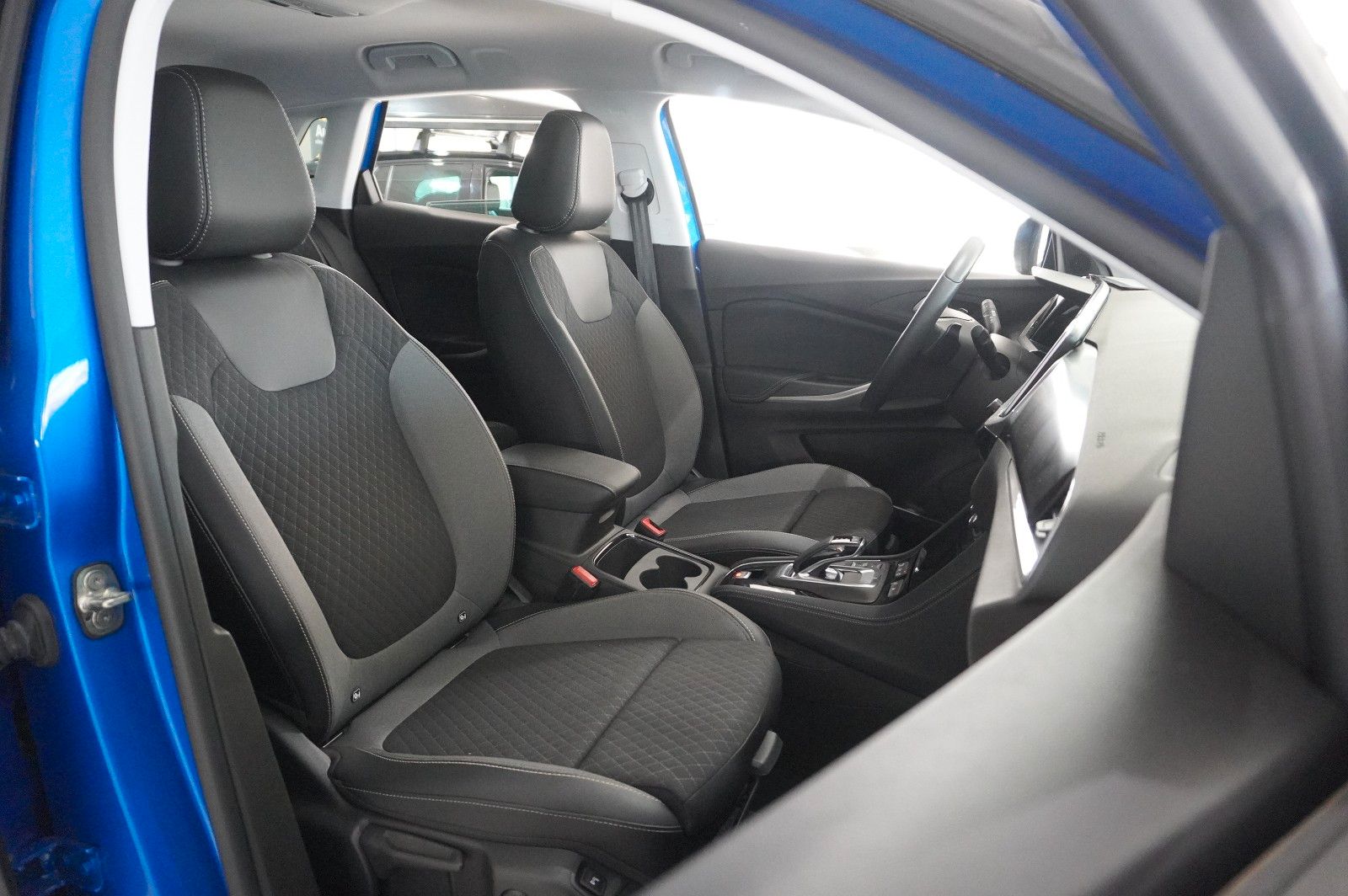 Fahrzeugabbildung Opel Grandland (X) GS SPORT 4HYBRID NAVI/LED/360°/DAB