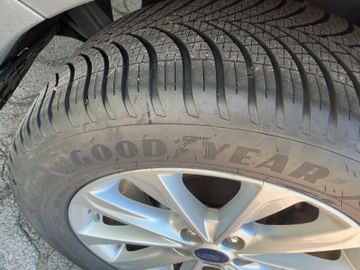 Ford Kuga - 8