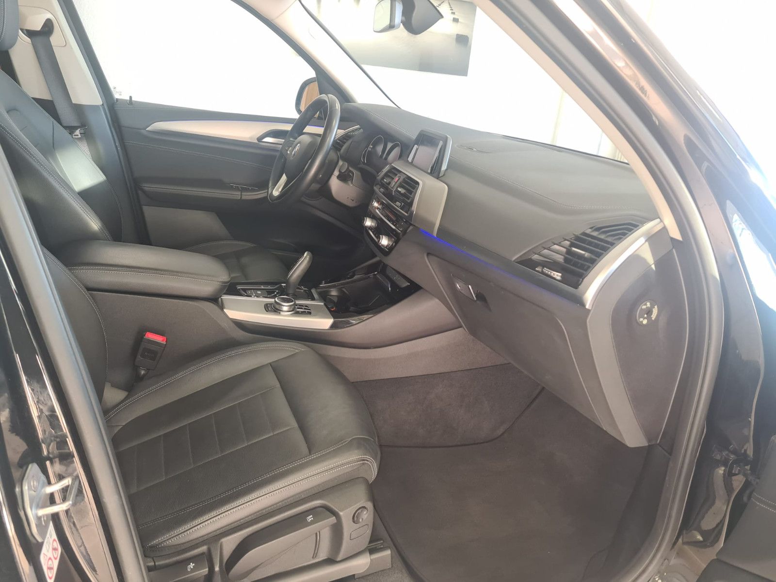 Fahrzeugabbildung BMW X3 xDrive 20 d Luxury Line/LED/NAVI/AHK/1.HAND