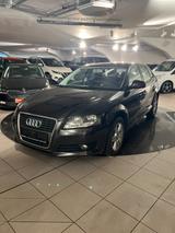 Audi A3 SB 1.6TDI 2.HD AHK PDC PARK KLIMA TEMP SHZ - Audi A3 aus 2010: TDI