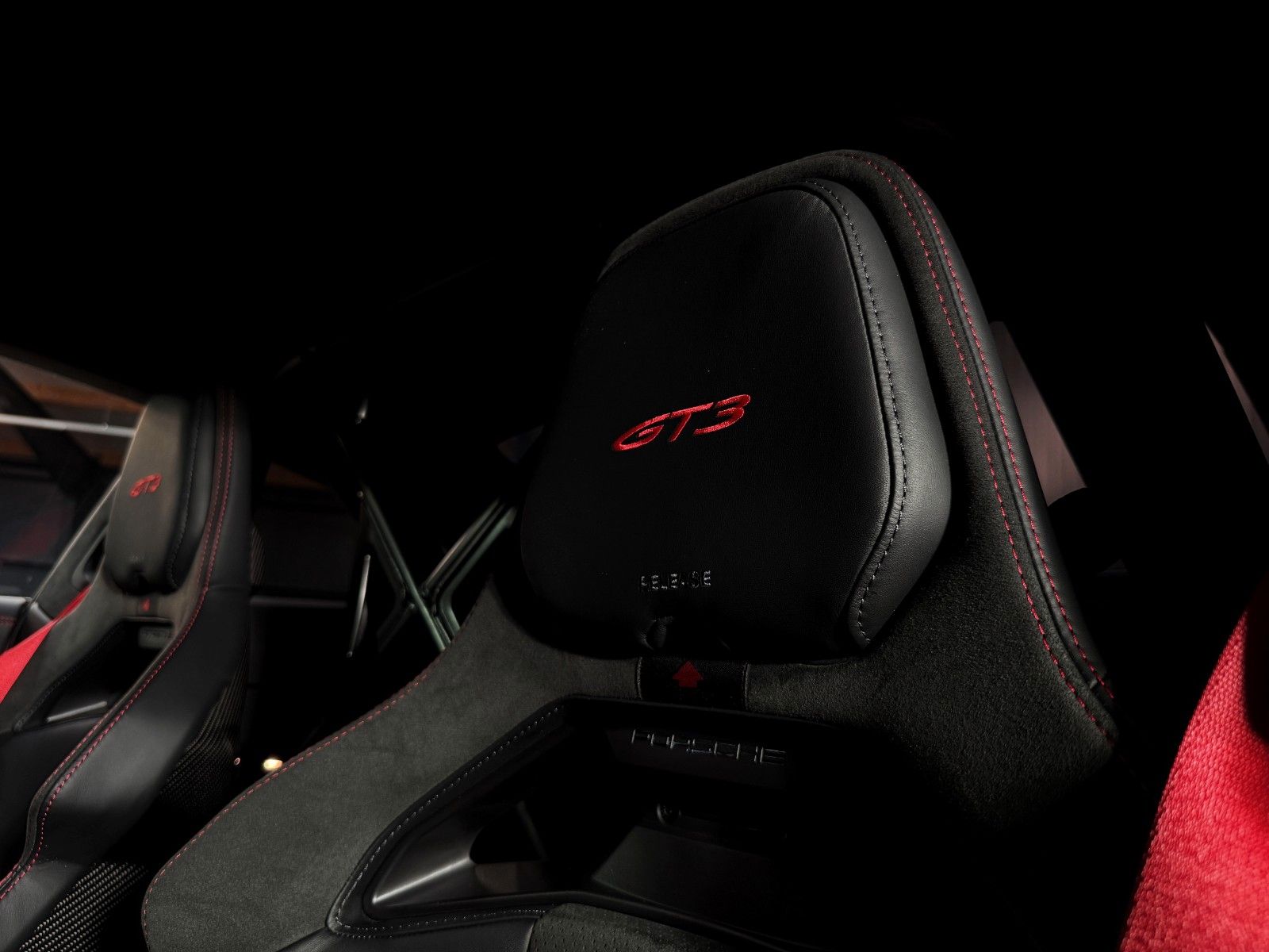 Fahrzeugabbildung Porsche GT3 + 1. Hand + 1.835 km + Lift + Carbon + BOSE