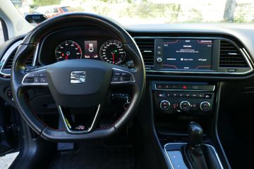 Fahrzeugabbildung SEAT Leon ST FR, Leder, Panorama, LED