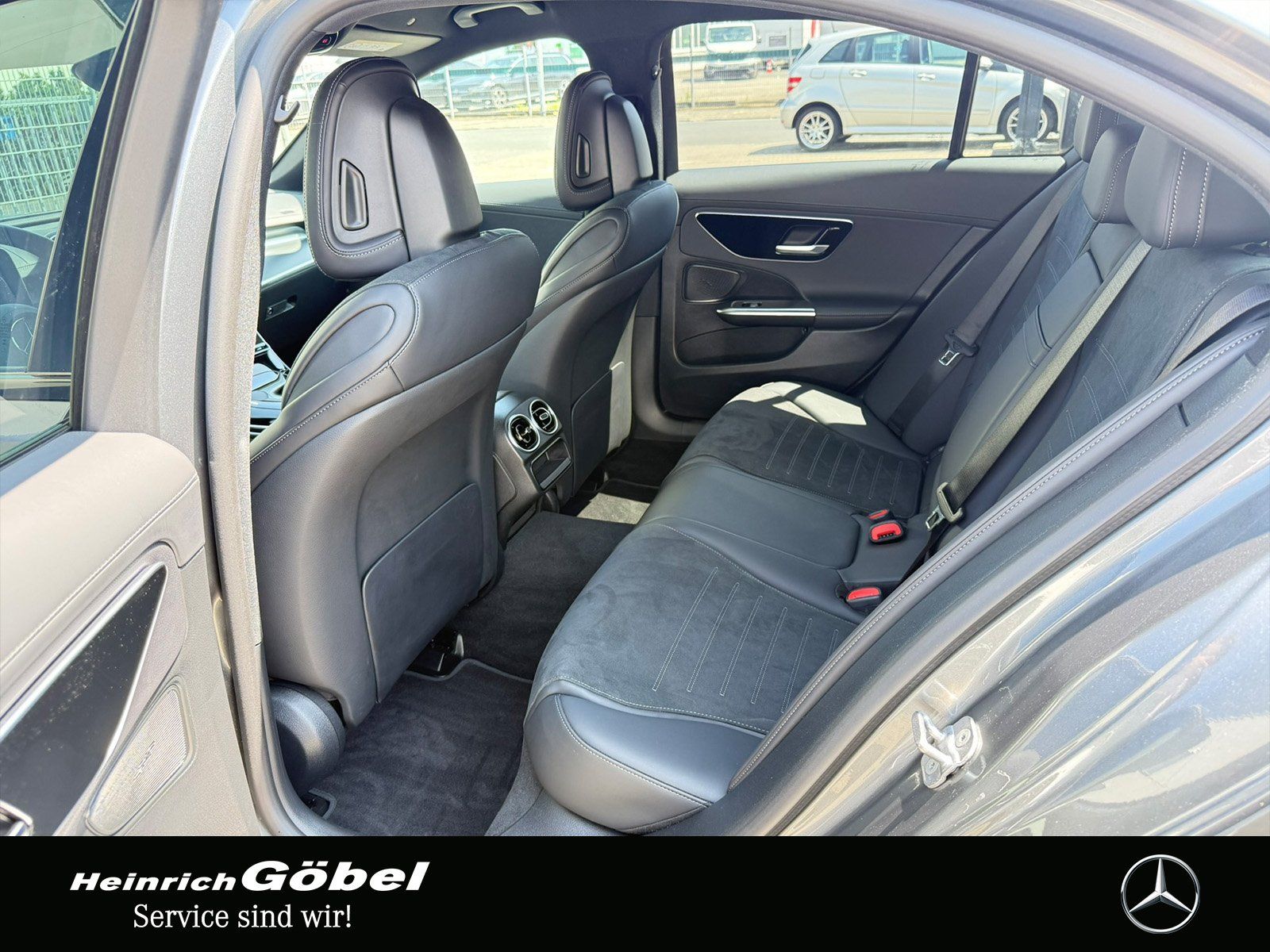 Fahrzeugabbildung Mercedes-Benz C 200 AMG*AMBIENTE*KAMERA*LED*NIGHT-PAKET