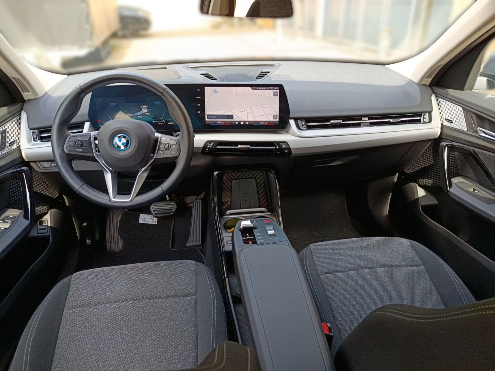 BMW iX2 - Bild 22