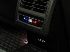 VW Golf VIII|SHZ|LHZ|LED|AHK|Massage|Kamera|Navi